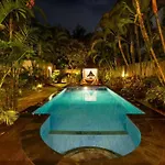 Lush Tropical Haven - 10 Minute Walk To Seminyak Beach
